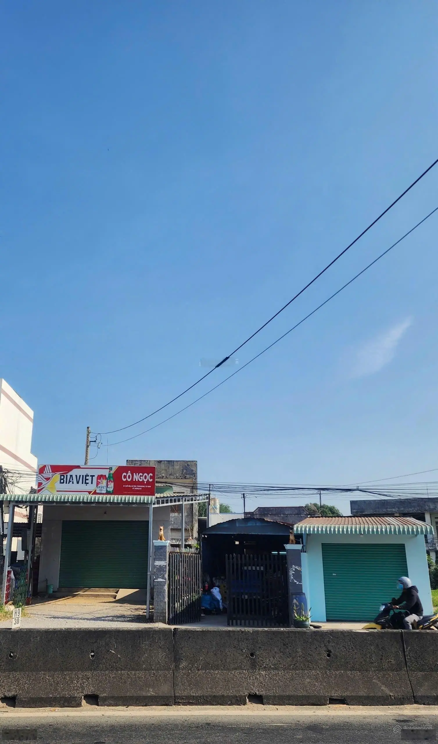 Bán gấp 2 căn nhà mặt tiền QL22, gần cổng chào Tây Ninh