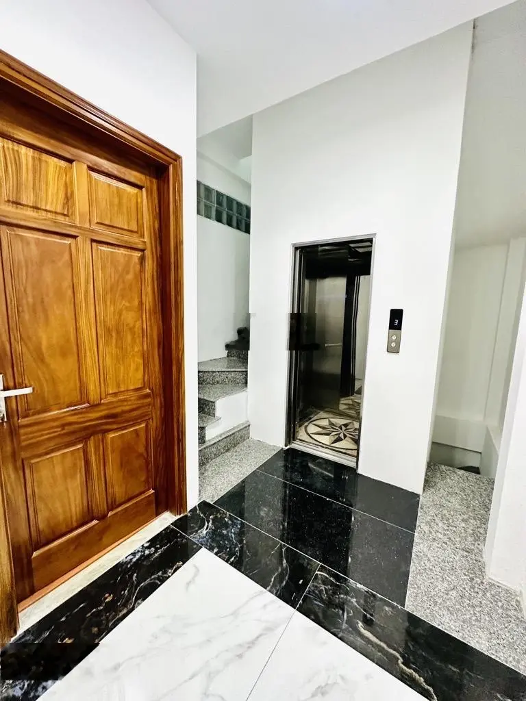 Bán nhà ngõ 142 Âu Cơ, 80m2, 5 tầng, thang máy 20m ra mặt phố, nhà đẹp ở ngay chỉ 13.2 tỷ.
