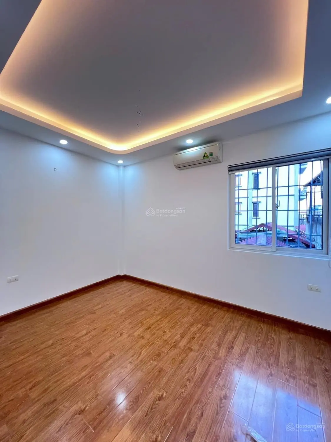 Mặt tiền rộng, ô tô đỗ, nhà đẹp Vạn Phúc, Hà Đông. DT 40m2, 4 tầng, MT 5m, giá chỉ 7,5 tỷ