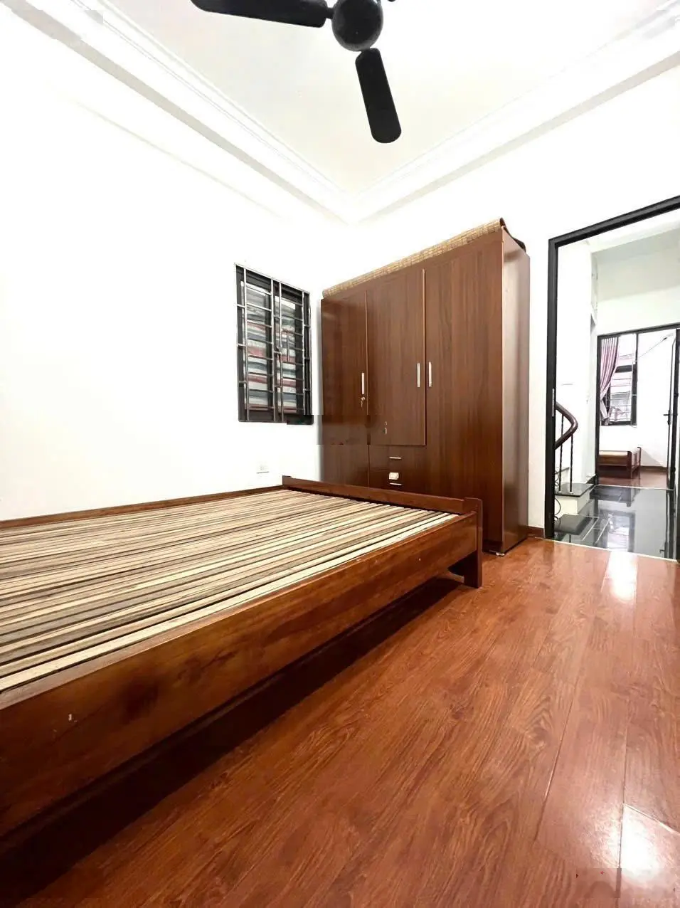 Bán gấp nhà Phố Xốm, gần trường Đại Học Đại Nam, nhà mới về ở luôn, giá chưa tới 5 tỷ đồng