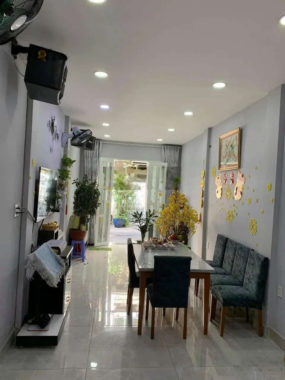 Xe hơi thông (51m2) Hồng Bàng, Q11