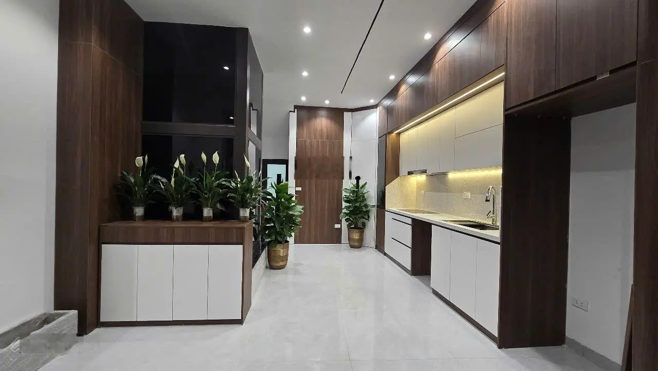 Nhà ngõ Khâm Thiên, 5 tầng có thang máy chỉ 100m ra hồ giá nhỉnh 7 tỷ đồng