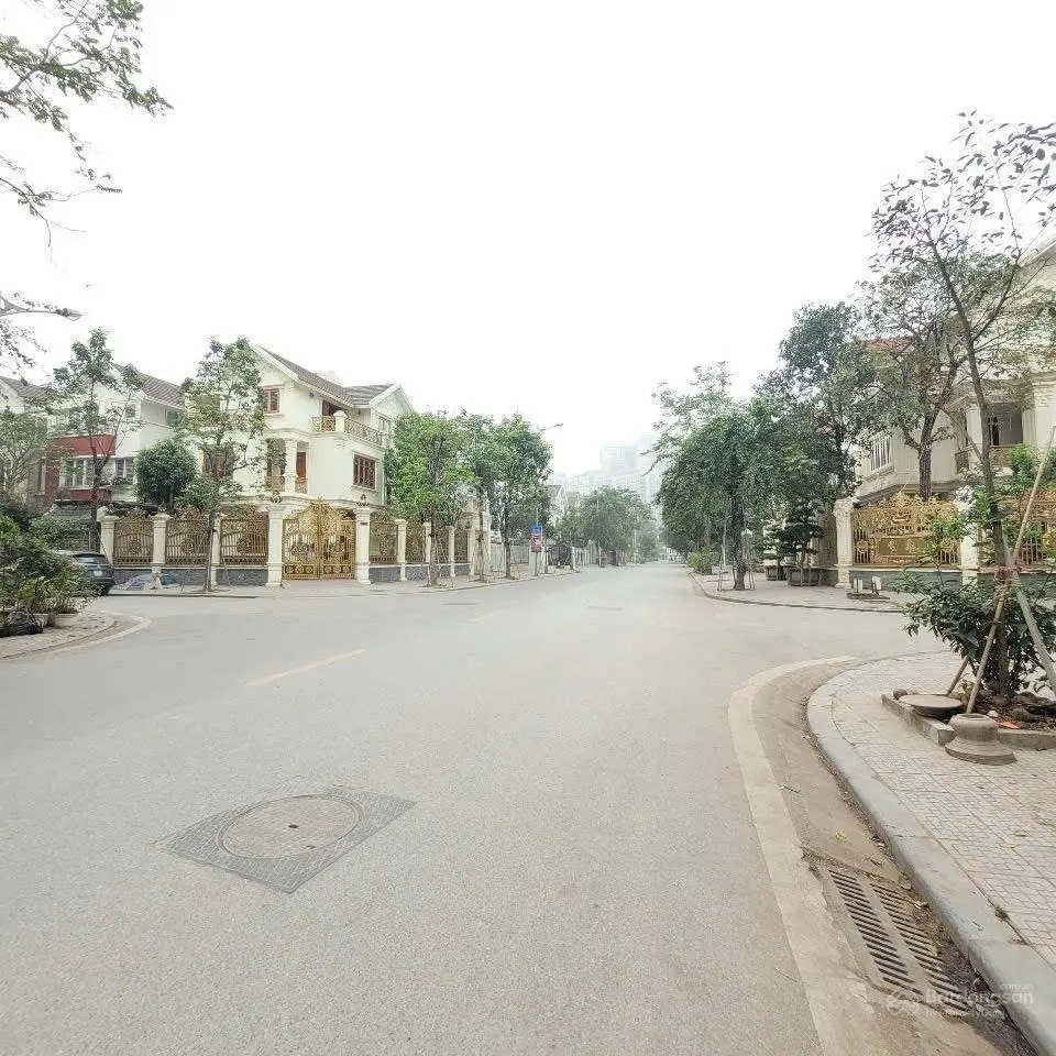 Liền kề 17.75 tỷ, DT 69.8m2, MT 4.5m, 5 tầng, 5 ngủ, Đường kinh doanh 17m, KĐT Văn Phú, Hà Đông