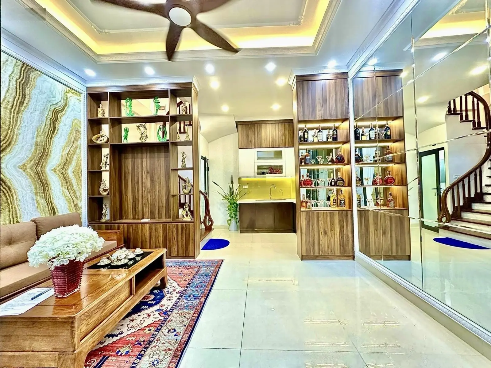 Cần Bán nhà Phố Pháo Đài Láng 45m 5 Tầng MT 4m chỉ 11,5 tỷ Full nội thất 20m ô tô.