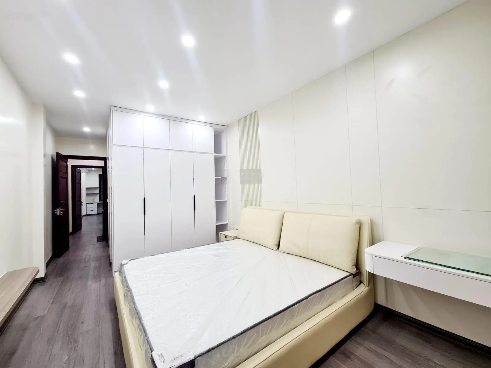 Bán nhà hoa hậu phố Hoàng Cầu trung tâm Đống Đa, ô tô đỗ cửa 80m2 7T 5MT nhỉnh 12tỷ có TL