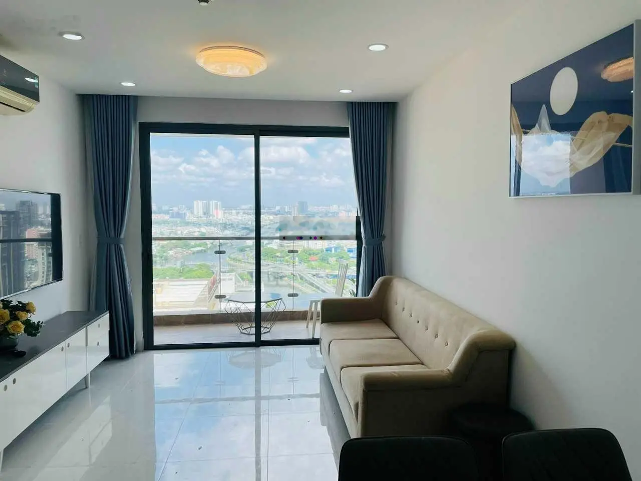 Chính Chủ bán căn hộ Gold View 2PN;2WC; View trọn Sông như hình; Full NT đẹp;Giá 4.9 tỷ; 0972 443 ***