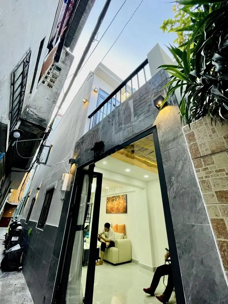 Nhà mới đường Phan Văn Trị, P11. 30m2 1 trệt 1 lầu, 2PN 2WC, full NT