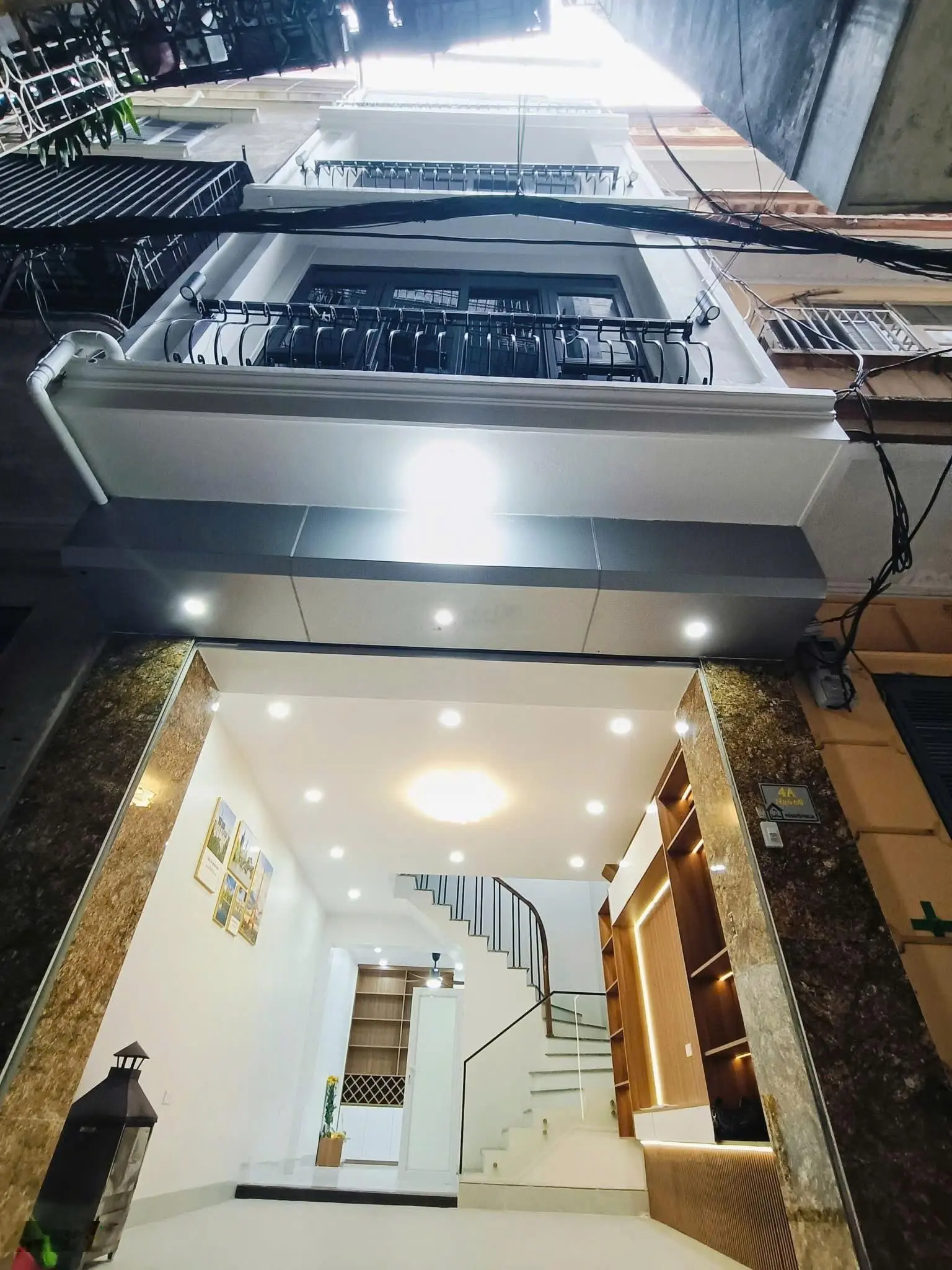Đẳng cấp! Nguyễn Phúc Lai - Phân lô - Ô tô - 43m2 - 4 tầng - 15.5 tỷ