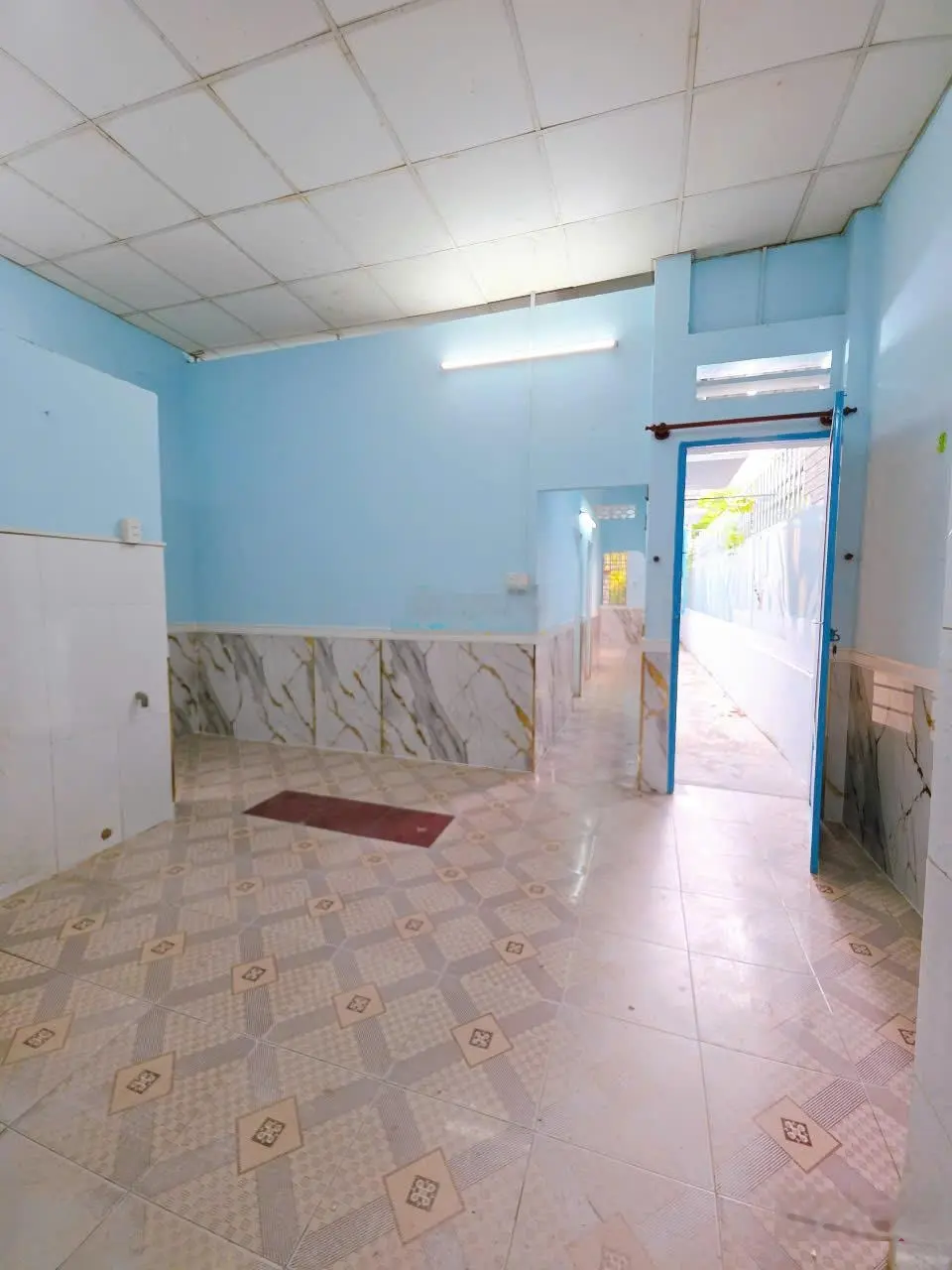 Chính chủ bán trêt 1 lầu bicosi tân bình, dĩ an. sát ubnd,hướng đông nam. đường 6m. dt(5,2 x 23)