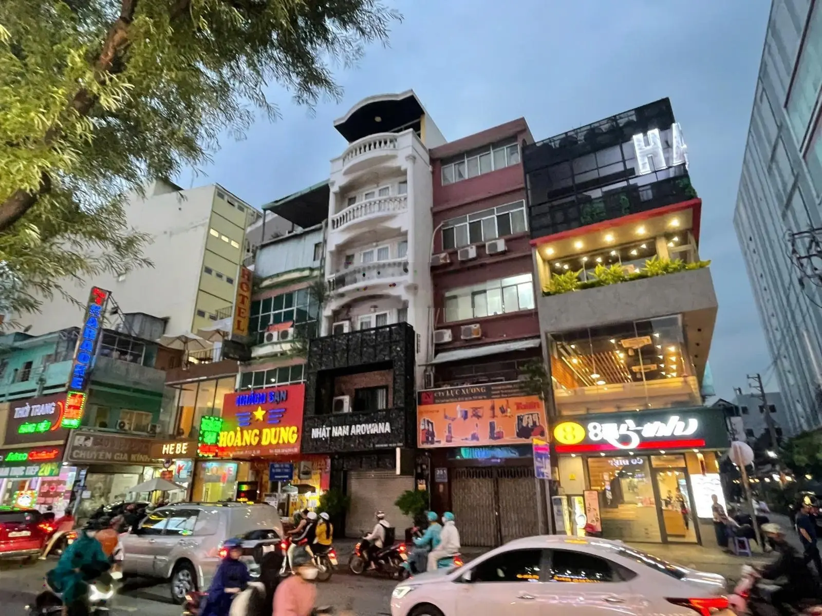 Siêu VIP Nhà Tôn Thất Tùng P.Bến Thành Quận 1, DT:4x18m, 4 Tầng, HĐT:80tr, Giá:25Tỷ