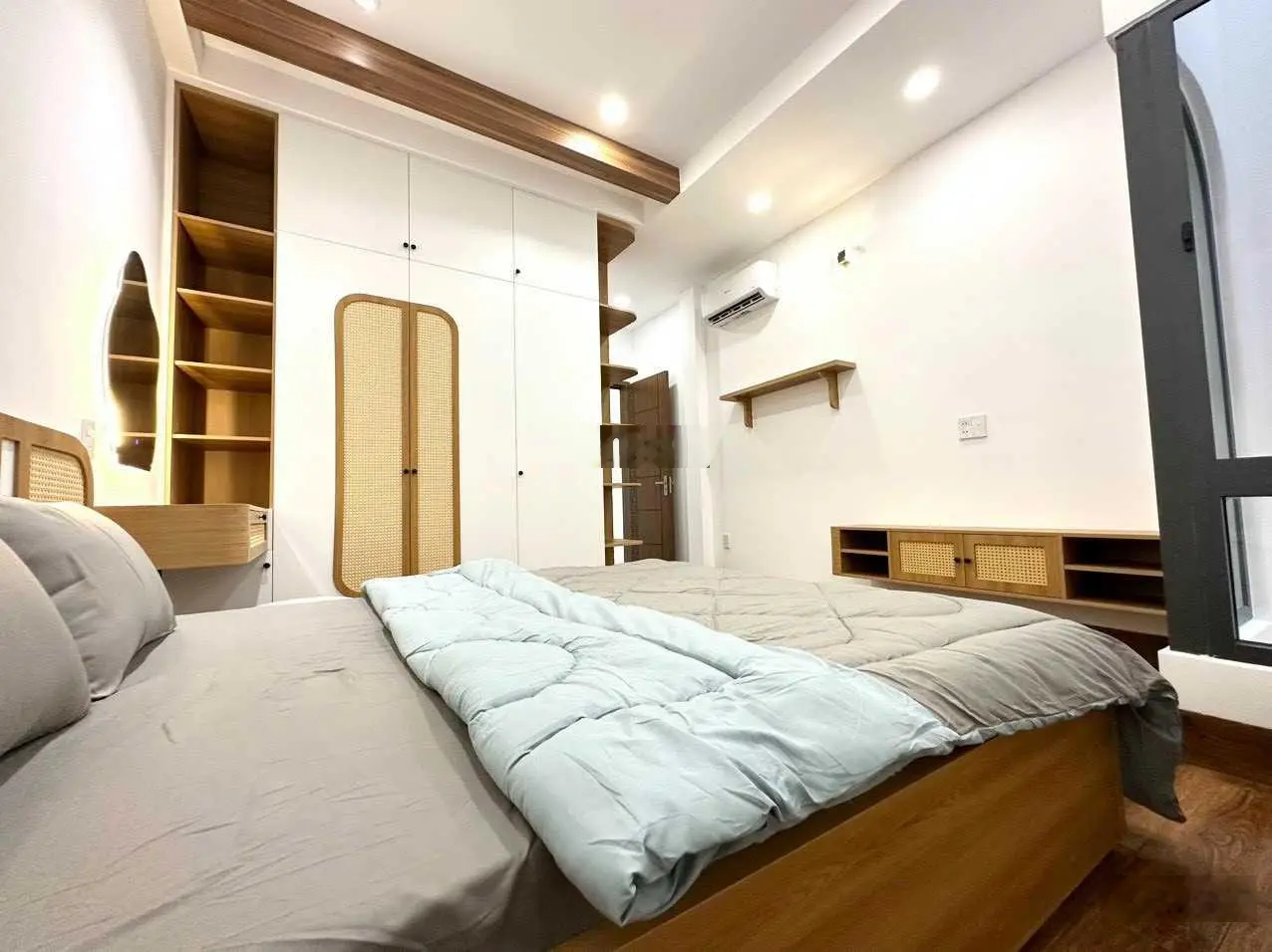 Nhà 2 mặt tiền hẻm ô tô đường Hoàng Việt P.4 Tân Bình tách được 2 căn giá tốt nhất Lúc Này