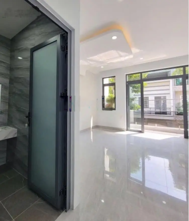 Bán nhà phố mặt tiền Thủ Dầu Một Bình Dương