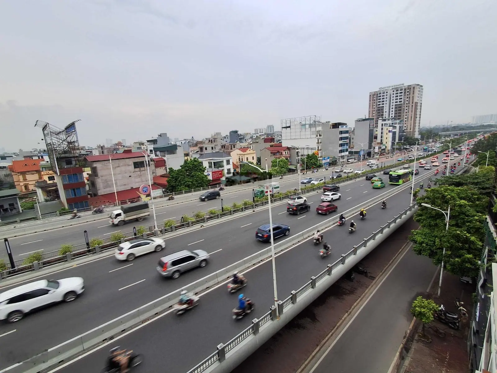 Bán nhà MP Cổ Linh, Long Biên. Vỉa hè, kinh doanh, Thang máy, Dòng tiền. DT55m2, MT4m, 17 tỷ.