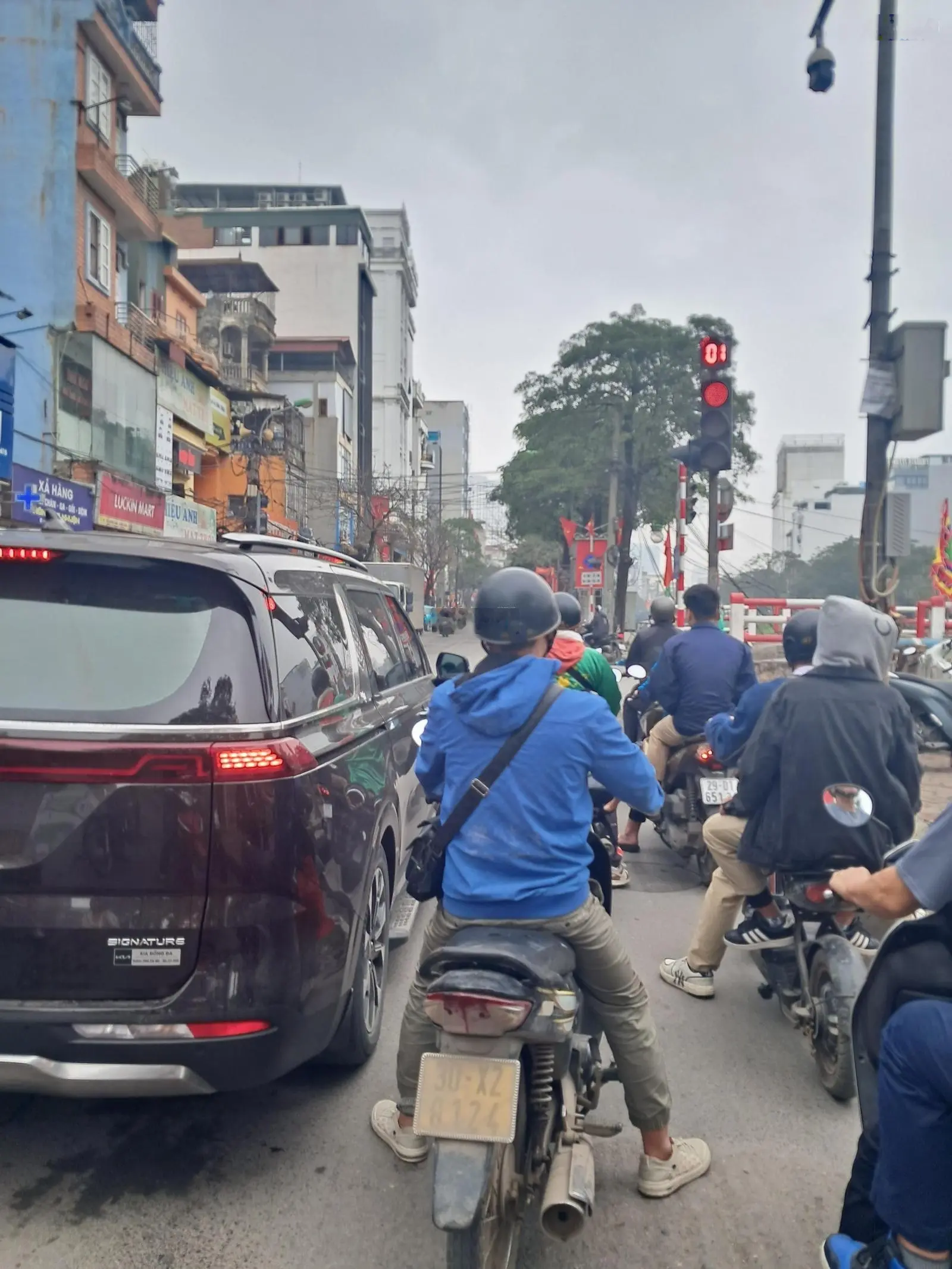 Tòa văn phòng + mb kinh doanh + siêu hiếm - hà đông . 140m , 7 tầng , 38 phòng. 200tr/ tháng