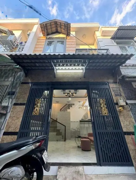 Giảm mạnh 250tr! Bán gấp căn nhà Bàn Cờ, Quận 3 chỉ 3tỷ2/54m2, 1 trệt 2 tầng, khu an ninh. Sổ ngay