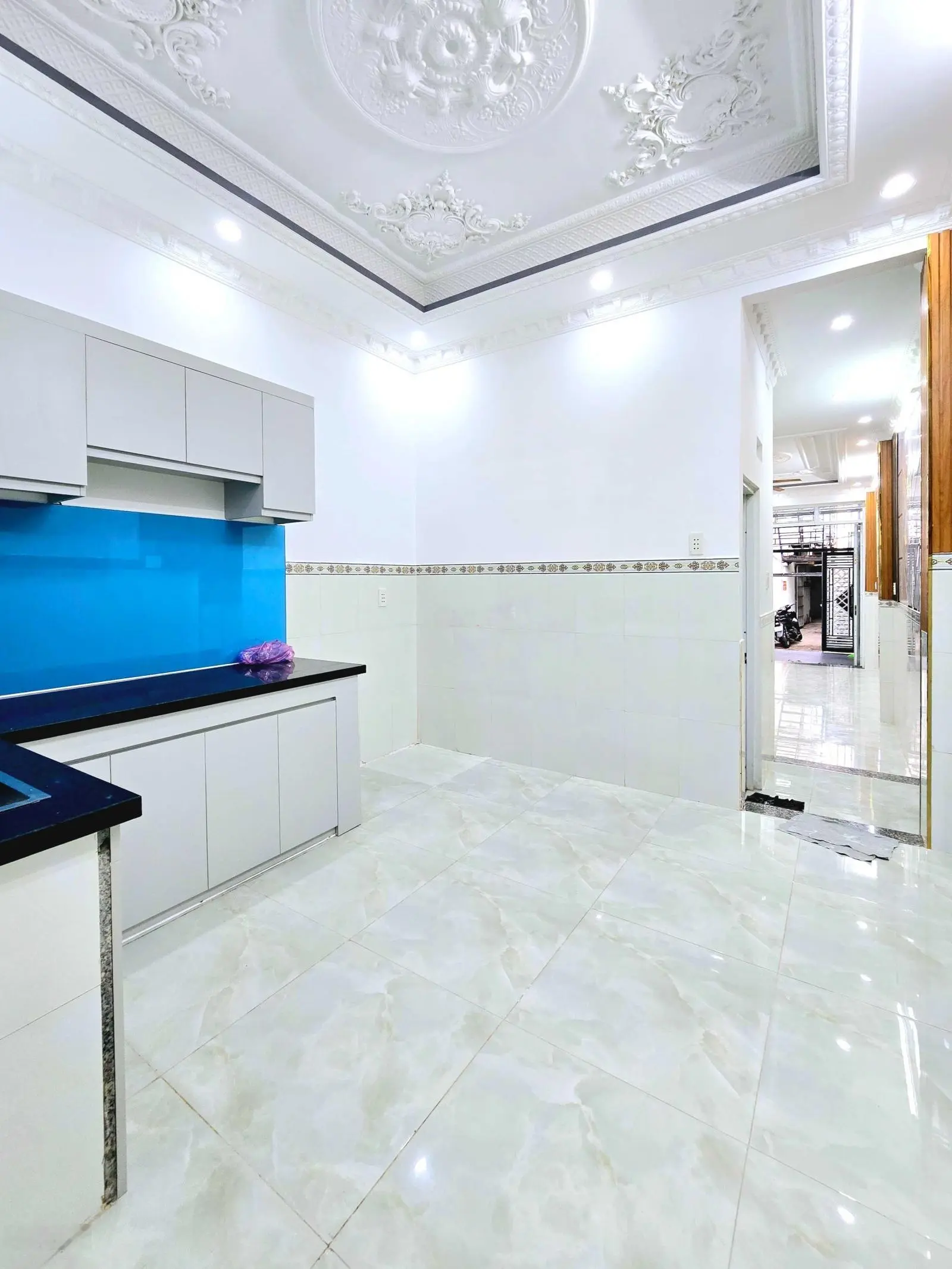 Bán nhà mới hoàn thiện, kề quận 7