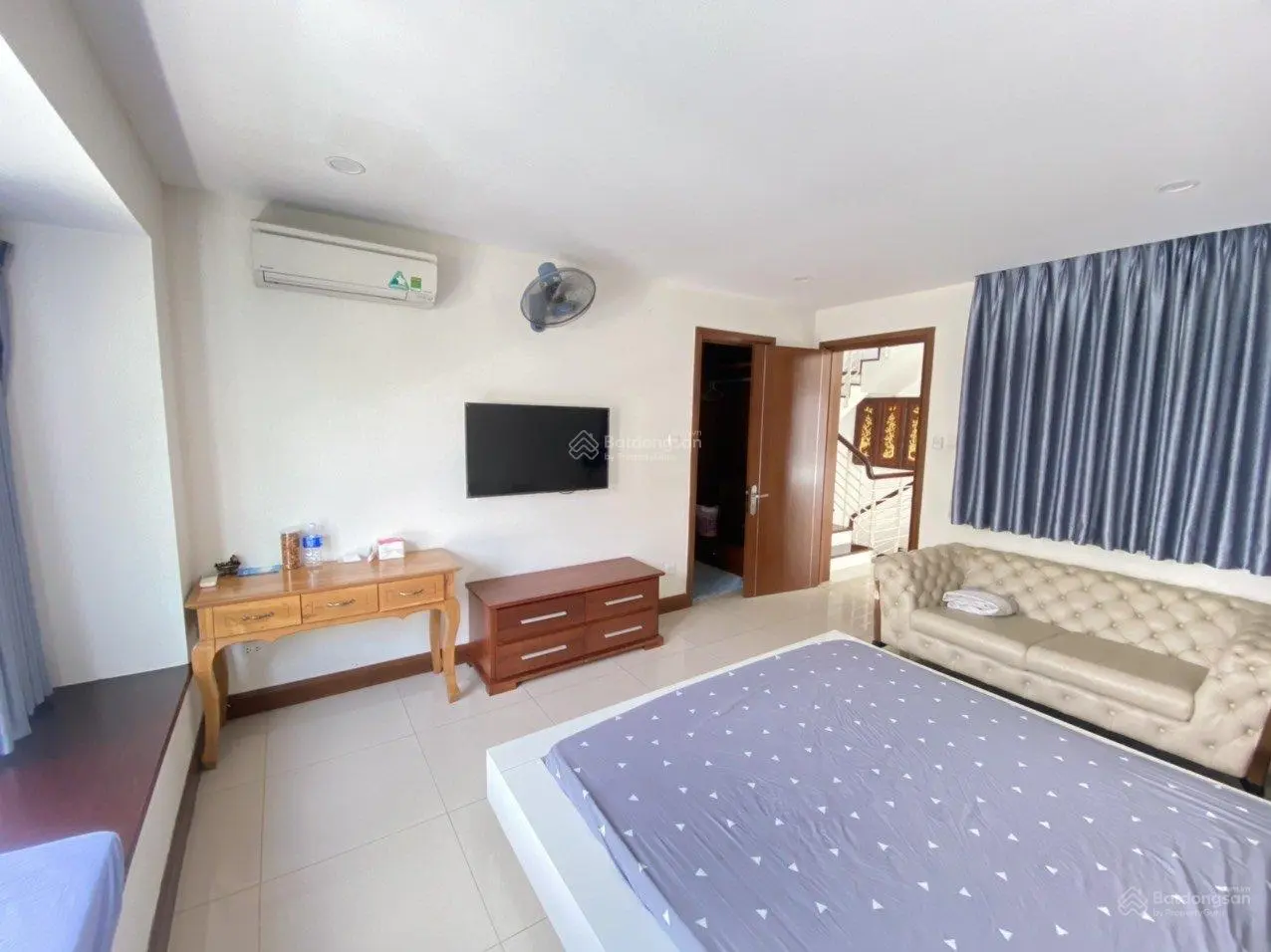Bán biệt thự Khu Compound đường Trần Não Q 2. Dt: 9x23m T2L full NT. Giá: 42.5 tỷ. Lh: 0903398078