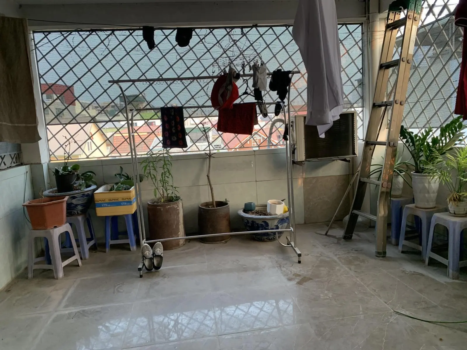 11 ty Nhà 5 tầng, gara oto rộng, 4 phòng ngủ 47m2, xây kiên cố