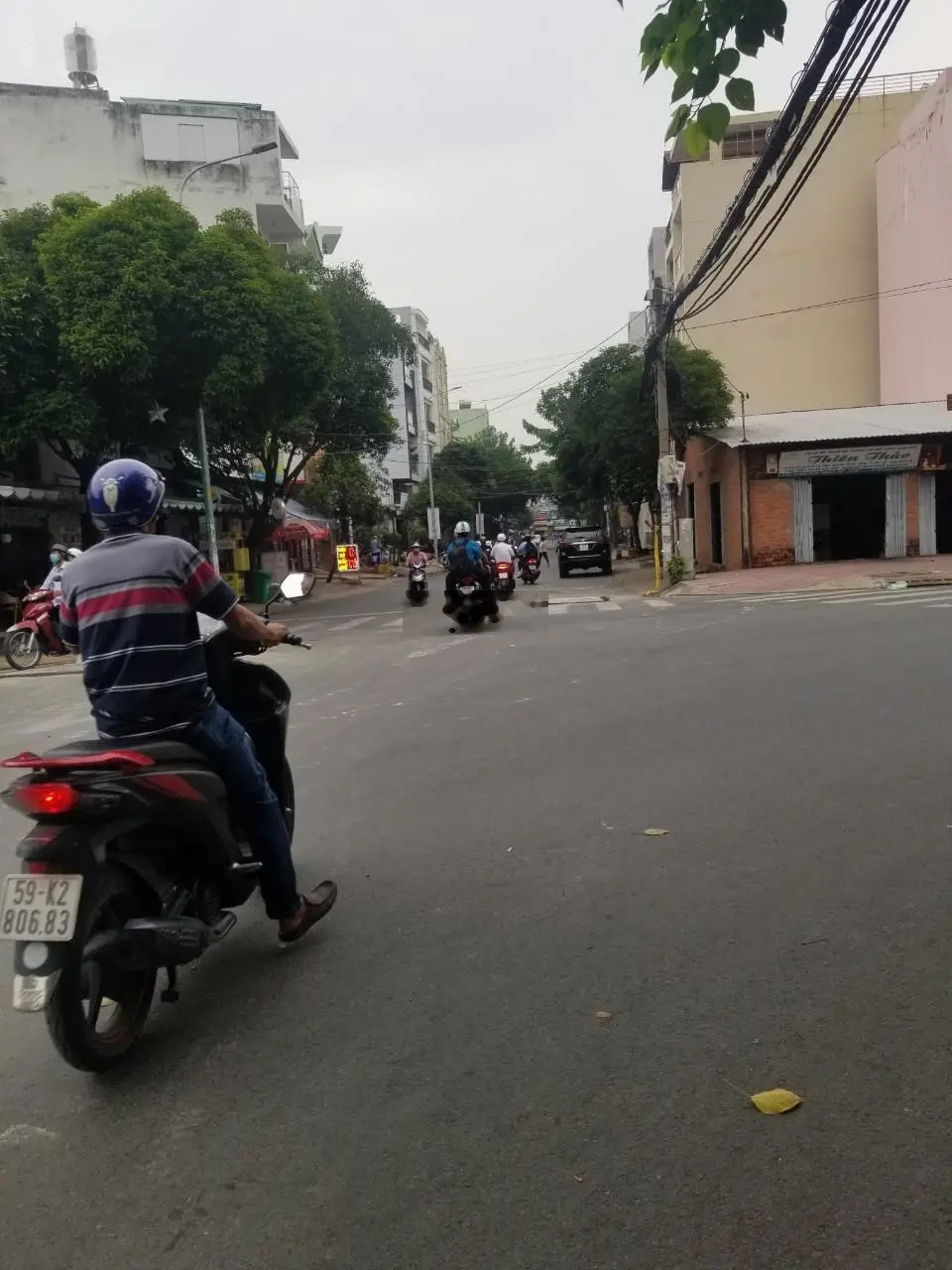 Bán gấp căn nhà 2 MT đường Chợ Lớn P11, Q6 DT 6*40 công nhận 240m2. Giá bán 26,5 tỷ. Nhỉnh 100tr/m2