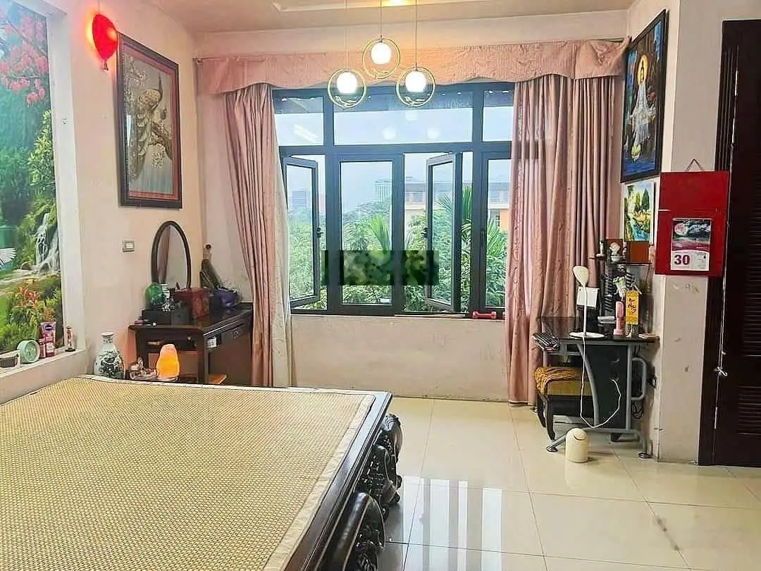 Bán BT liền kề Nguyễn Văn Huyên, Cầu Giấy.Dt 92 m2, 4 tầng , MT= 5,8 m, SĐCC , giá 26,9 tỷ.