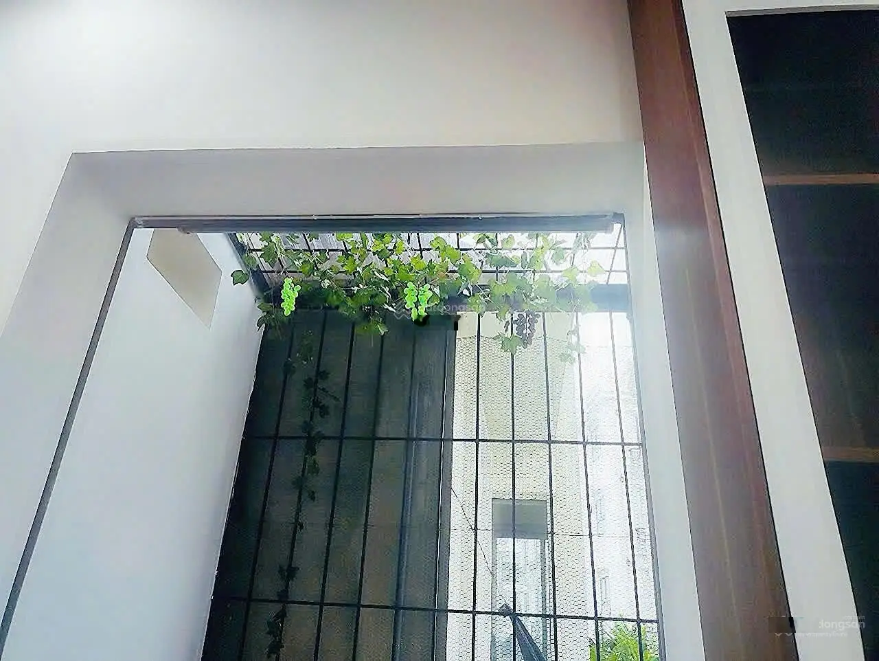 Bán nhà 3,5 tầng có Gara ô tô sân cổng rộng Ngô Gia Tự, Hải Phòng