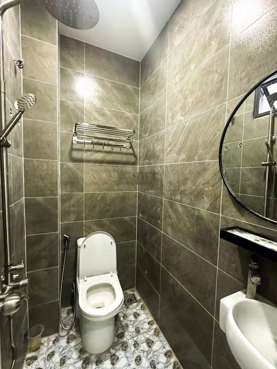 Nhà mới đẹp, ngay chợ Bến Đò Linh Đông, DT 50m, 2 tầng giá chỉ 4Tỷ nhỉnh, vào ở ngay. SHR.