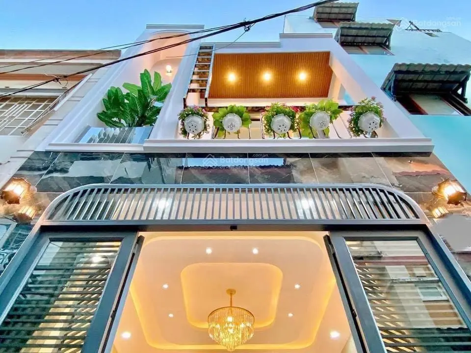 Nhà sổ hồng riêng 37,5m2 giá 1 tỷ 800 triệu đường Hoàng Diệu, phường 4, Quận 4