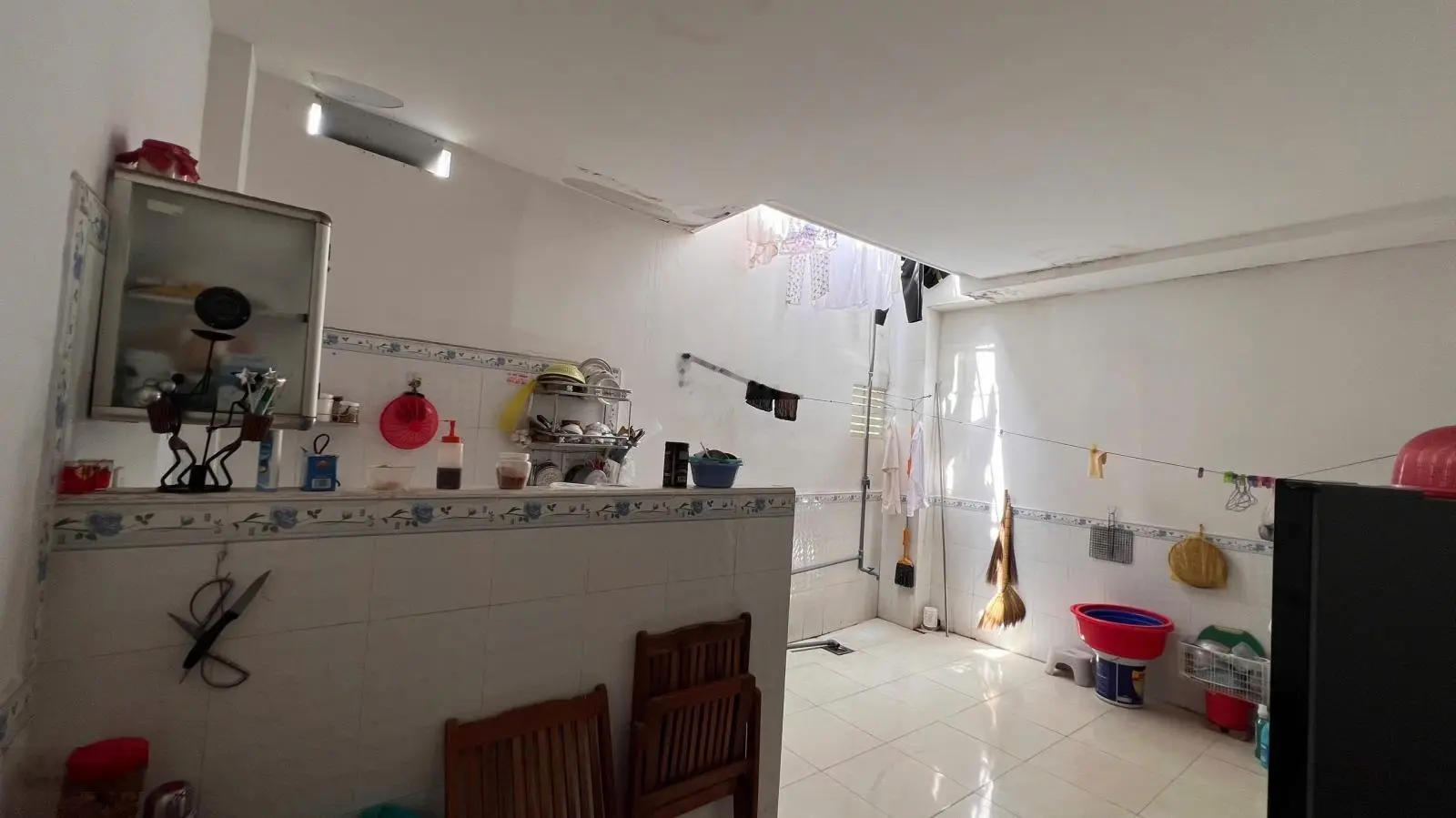 Bán nhà nghỉ gần biển hòn chồng, gần chợ Vĩnh. Hải , kinh doanh tốt có sổ đầy đủ
