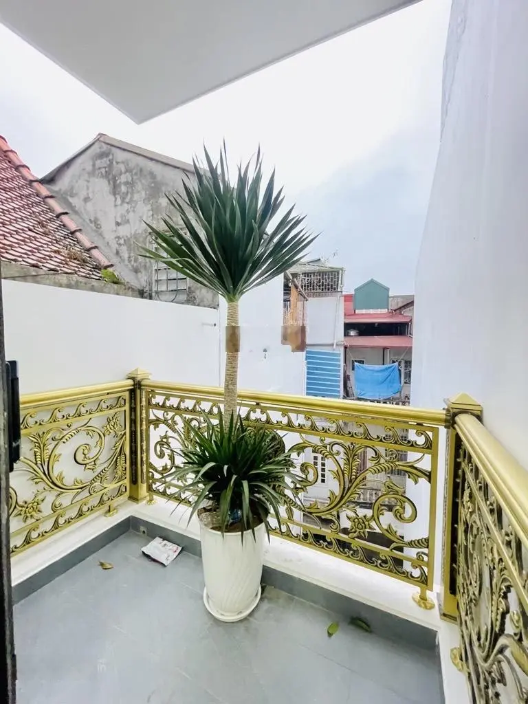Siêu phẩm- kim ngưu - nhà đẹp, 5 tầng thang máy nhập khẩu nội thất xịn - hai mặt tiền thoáng sáng ở