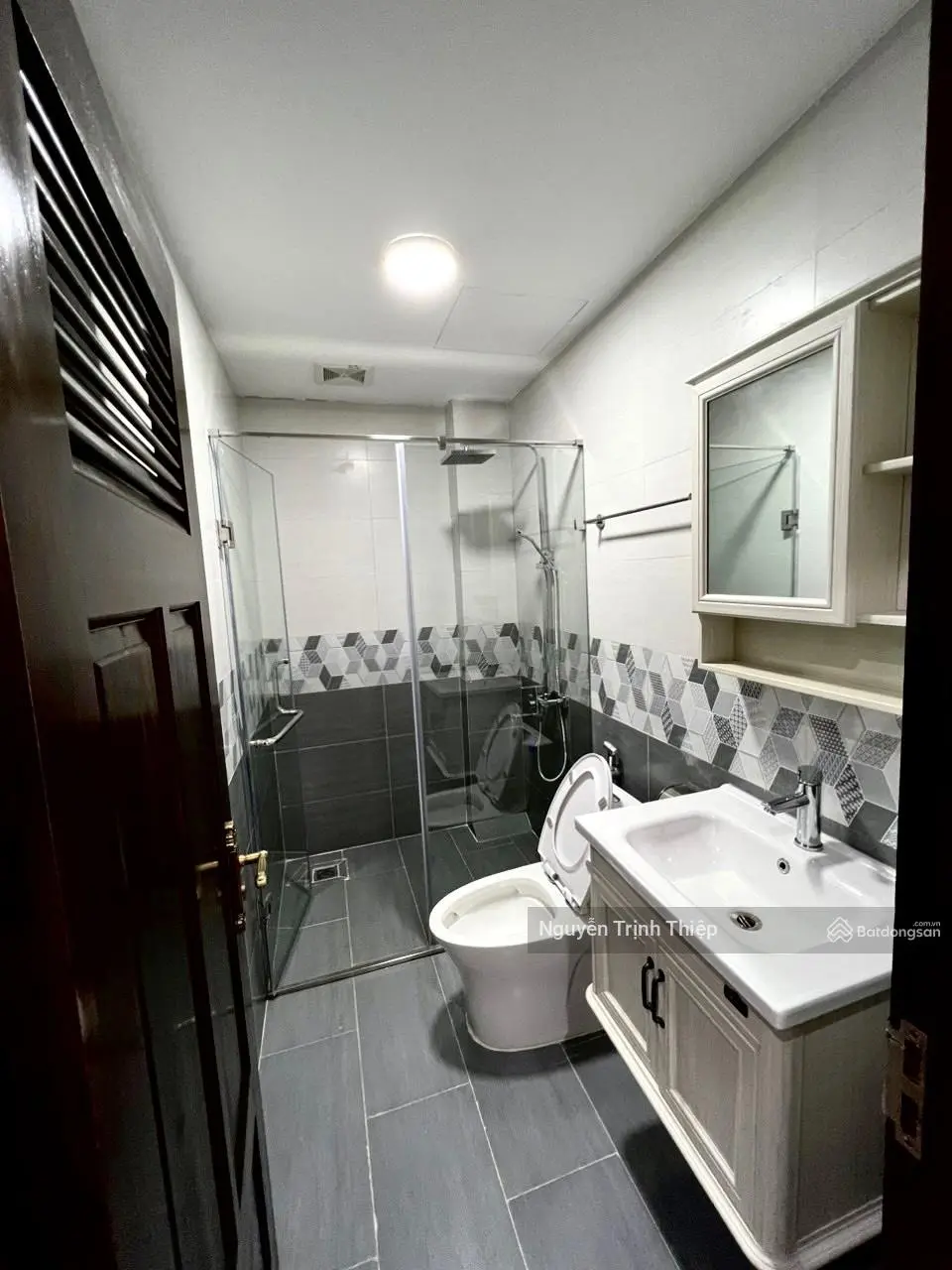 SIÊU HÓT! Nhà full nội thất Đội Cấn-Ba Đình. DT50m*5T GIÁ 9.9Tỷ