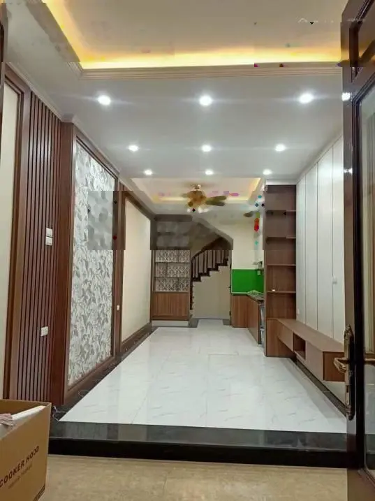Nhà Huỳnh Cung phân lô DT 40m2 XD 5 tầng, giá 5.9tỷ. Liền kề 5 căn DT 41m2, 3,5 tầng giá 3.3tỷ