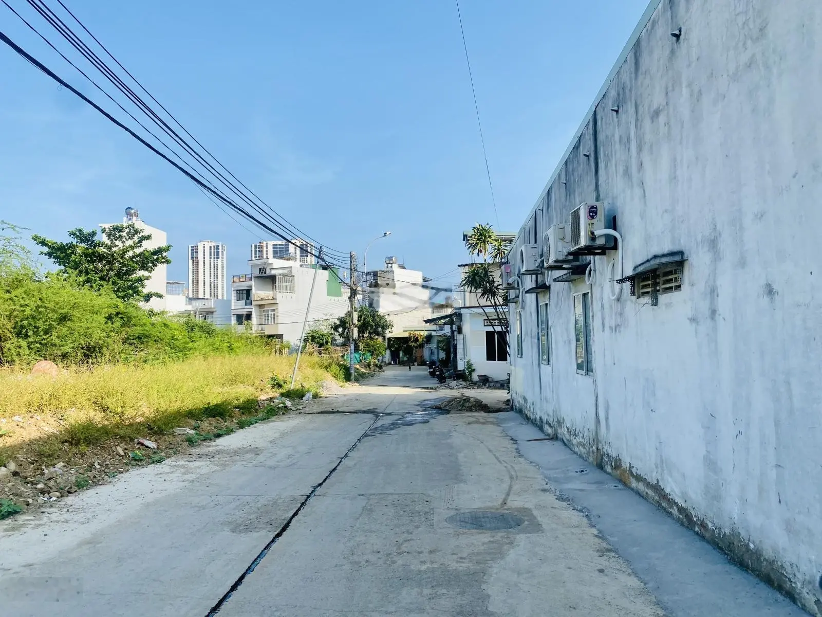 Có căn nhà cấp 4 cần tìm chủ mới tại Vĩnh Hoà TĐC Hòn Sện cách biển 500m.