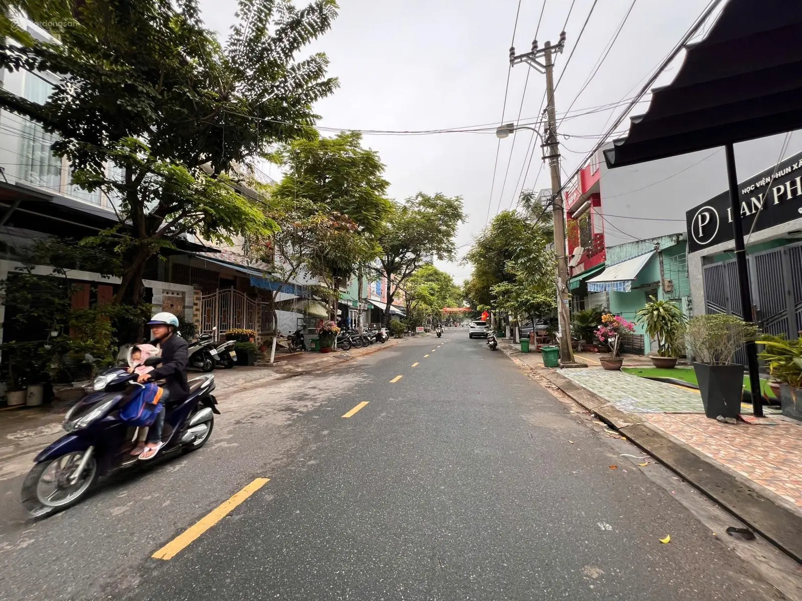 Bán nhà đẹp 3 tầng mặt tiền đường 7m5 Hoài Thanh, gần Dương Khuê, Mỹ An, Ngũ Hành Sơn