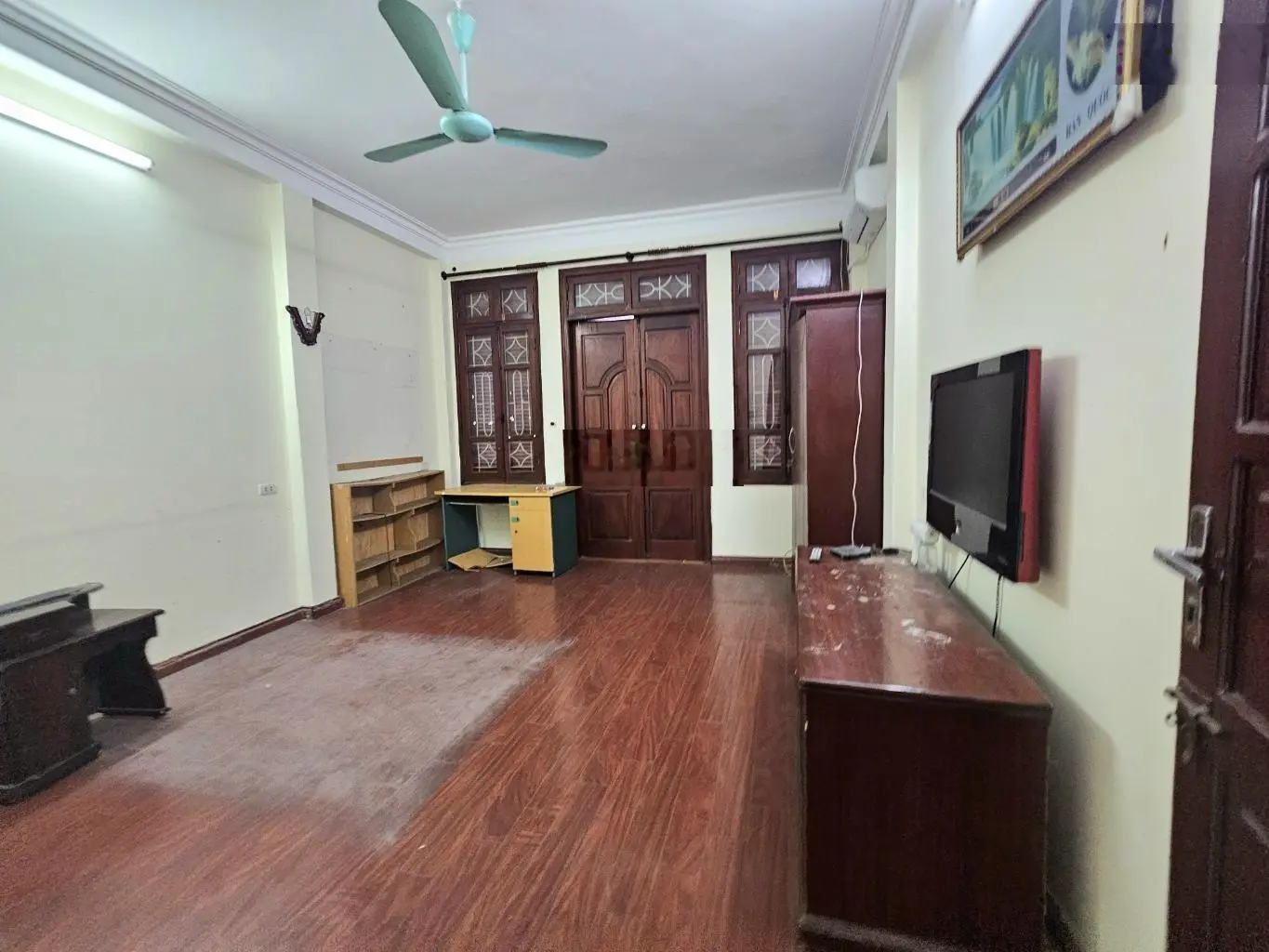 Bán nhà 75m2 đường Tam Trinh. Khu vực phân lô, ngõ thông bàn cờ, rất gần phố. Ô tô đỗ cửa, vào nhà