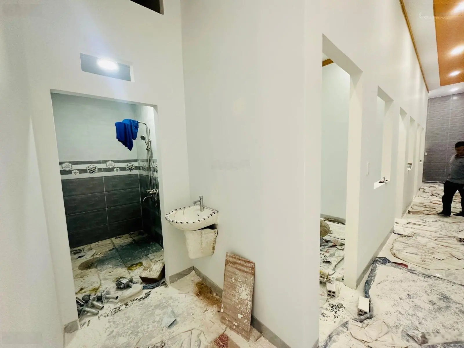 Cần bán căn nhà gần chợ Quang Thắng, nhà mới xây bao đẹp, sổ riêng giá cực rẻ 1tỷ990. Hỗ trợ vay