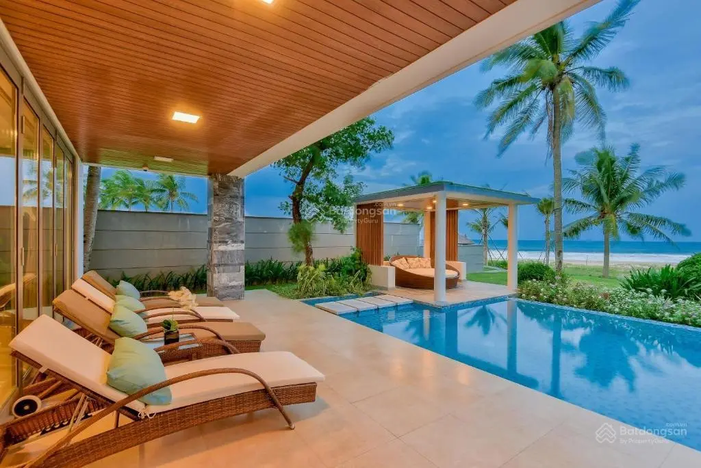 Bán gấp căn biệt thự Ocean Villas 5sao ven biển Đà Nẵng, 600m hồ bơi sân vườn ĐÃ CÓ SỔ giá chỉ 2xtỷ