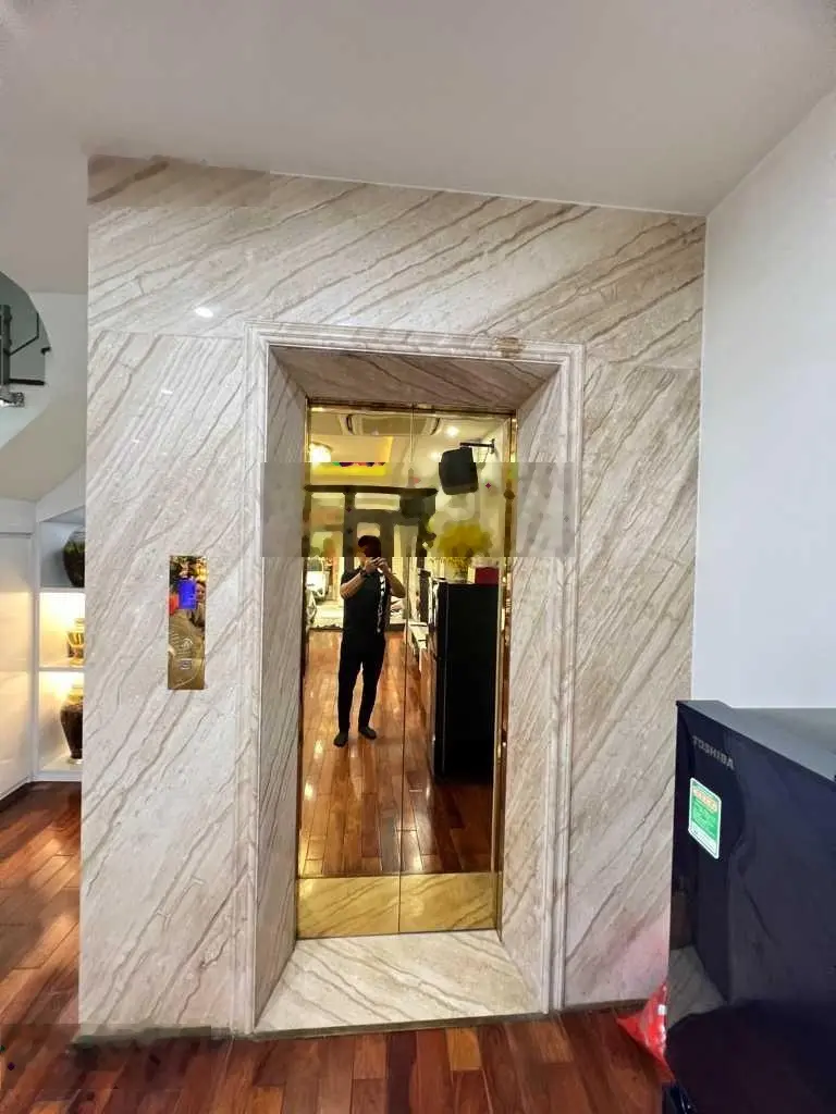 Cần bán nhà phân lô - ngay cạnh KĐT Đền Lừ ô tô 7 chỗ đỗ cửa - vào nhà