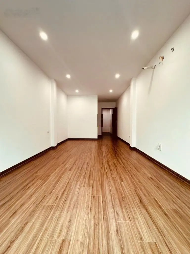 Bán nhà riêng 45m2, 6 tầng, thang máy tại Đại Từ. Rất gần phố, nhiều tiện ích. Ở sướng