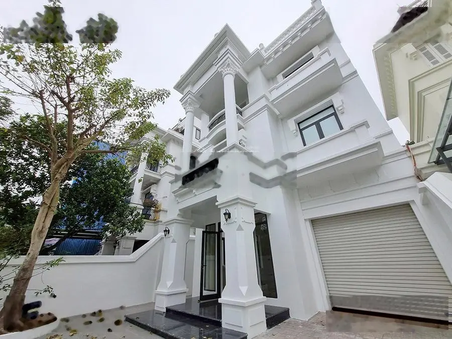 Bán biệt thự song lập Ciputra, 230m2, 5 phòng ngủ, đường đôi, view thoáng.