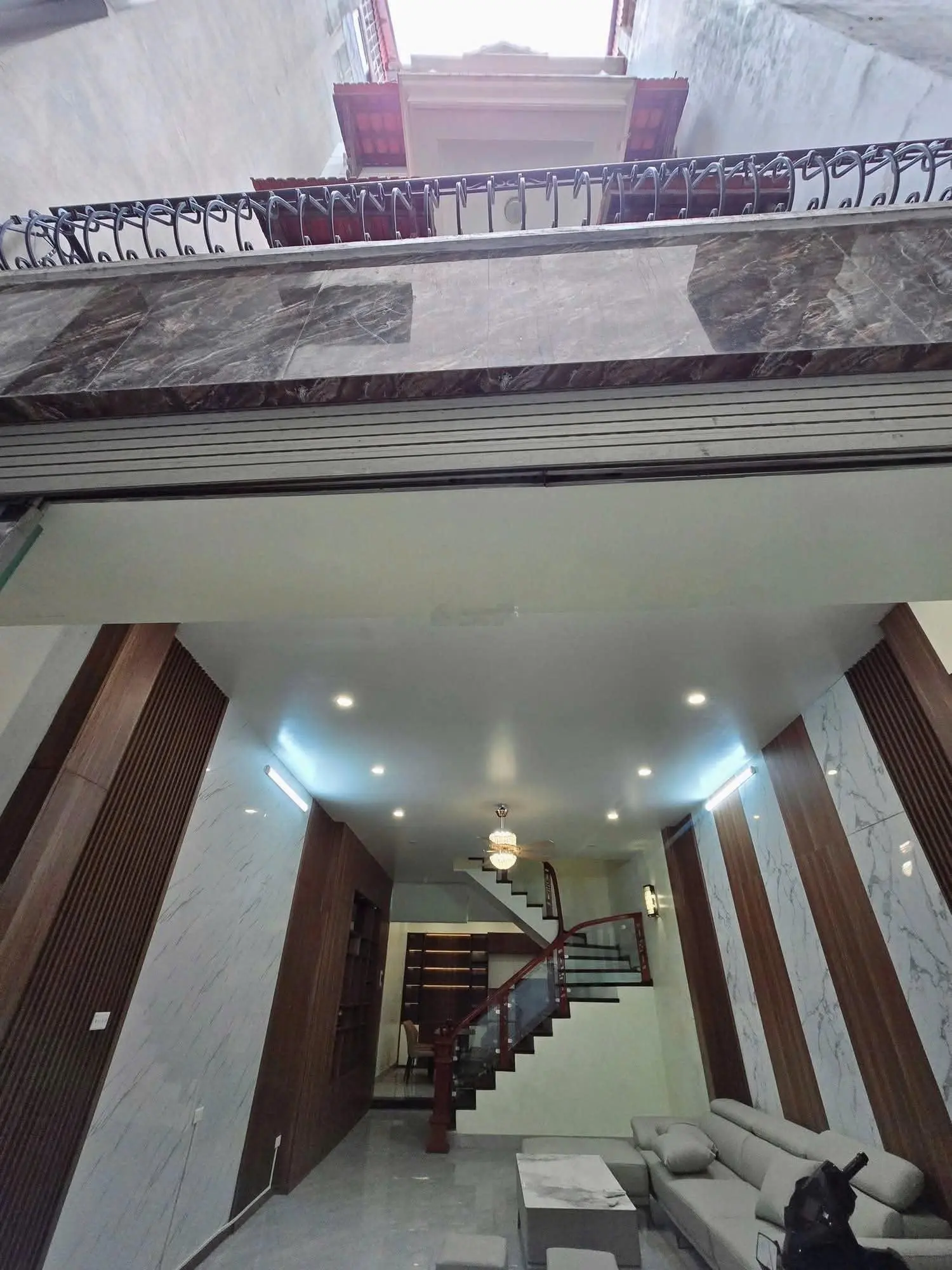 Nhà riêng Vũ Trọng Phụng ô tô đỗ cửa, lô góc 2 thoáng, sổ nở hậu, full nội thất, không quy hoạch