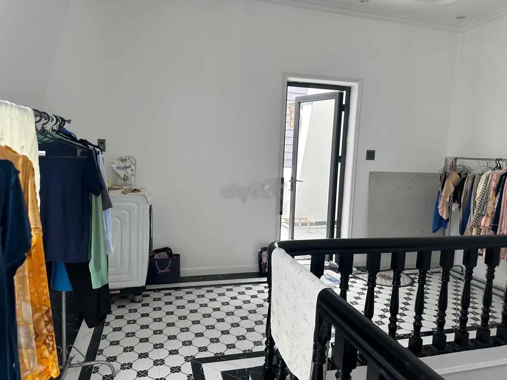 Bán căn nhà đẹp Vincom - Phường 1