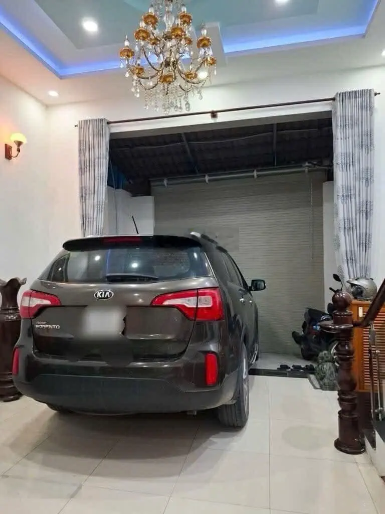 Giảm 1 tỷ, bán đi nước ngoài, nhà 4 lầu, HXH 6m thông, Linh Đông, Thủ Đức, 100m2 giá 6 tỷ nhỉnh