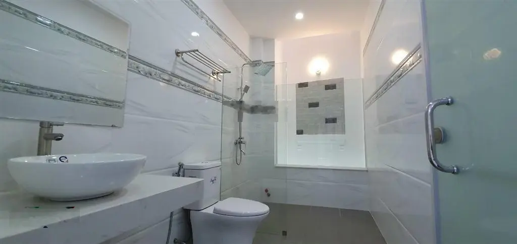 Bán nhà HXH Nguyễn Thượng Hiền 5,8x10 lửng 2 lầu giá chỉ 9 tỷ