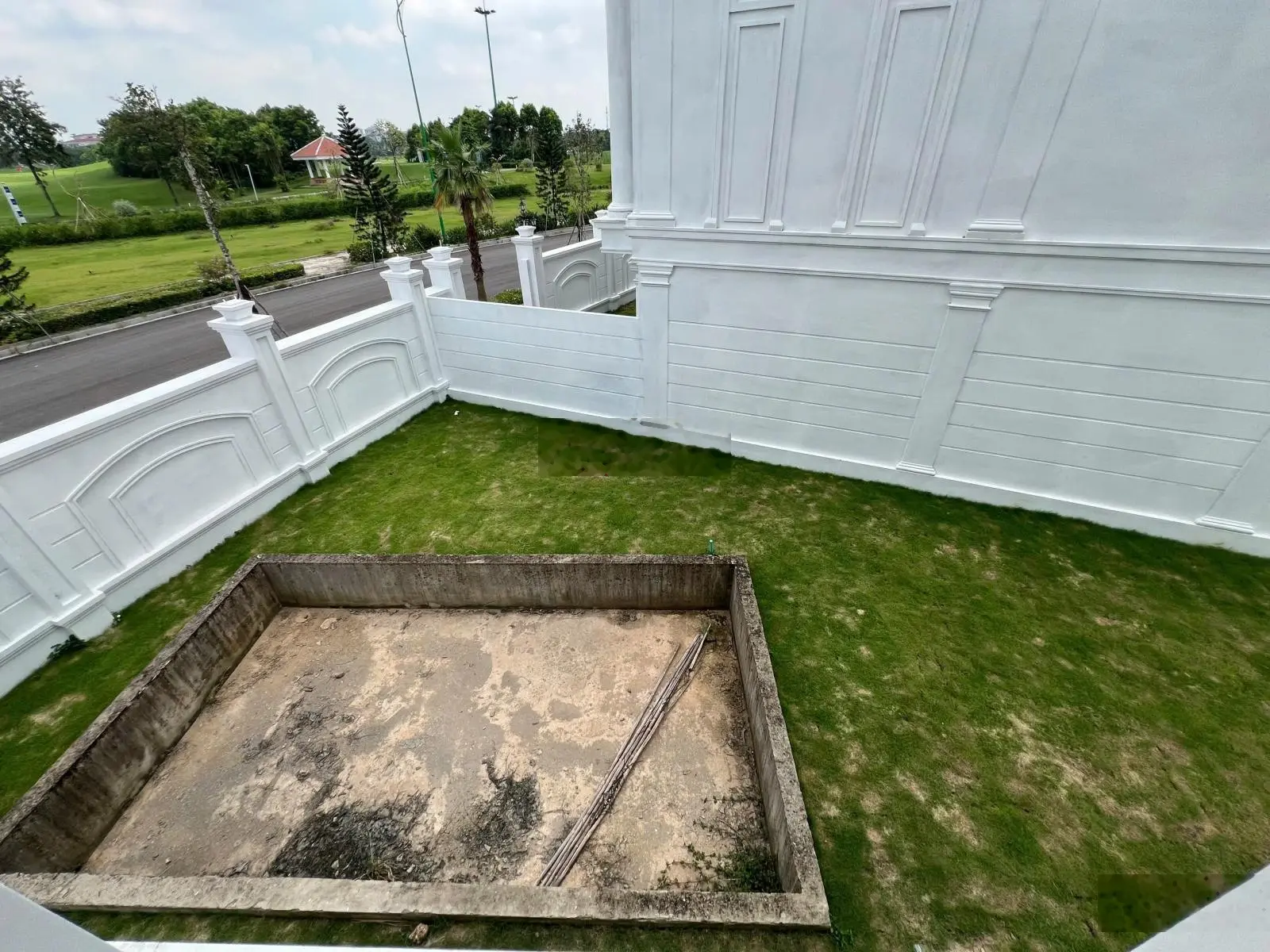 Bán gấp biệt thự Him Lam Vĩnh Tuy view sân golf Long Biên, vị trí đắc địa diện tích 220 400m2 500m2