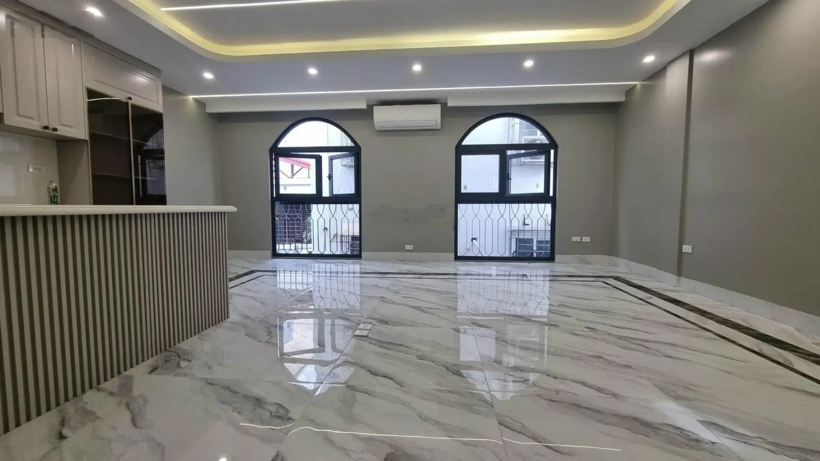 Bán nhà phố vip Hoàng Cầu, phân lô ô tô tận nhà, kinh doanh sầm uất 42m2 4 tầng nhỉnh 10 tỷ