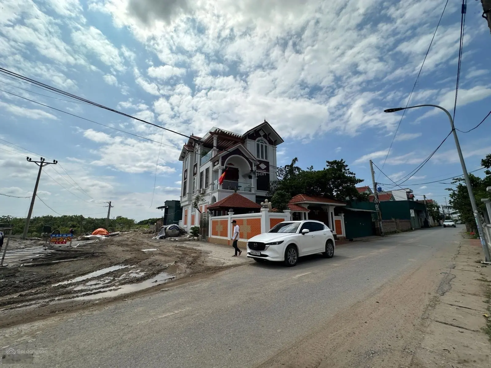 Cần bán 108m2 đất thổ cư Thôn 13, Nghĩa Trụ cách dự án Vinhomes 200m2, kết nối đi Vành Đai 4