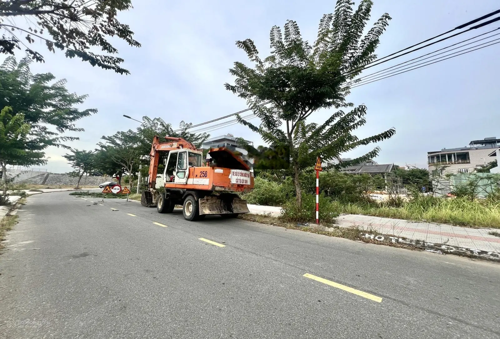 Đất BT đường Nguyễn Đình Thi - view sông 300m2