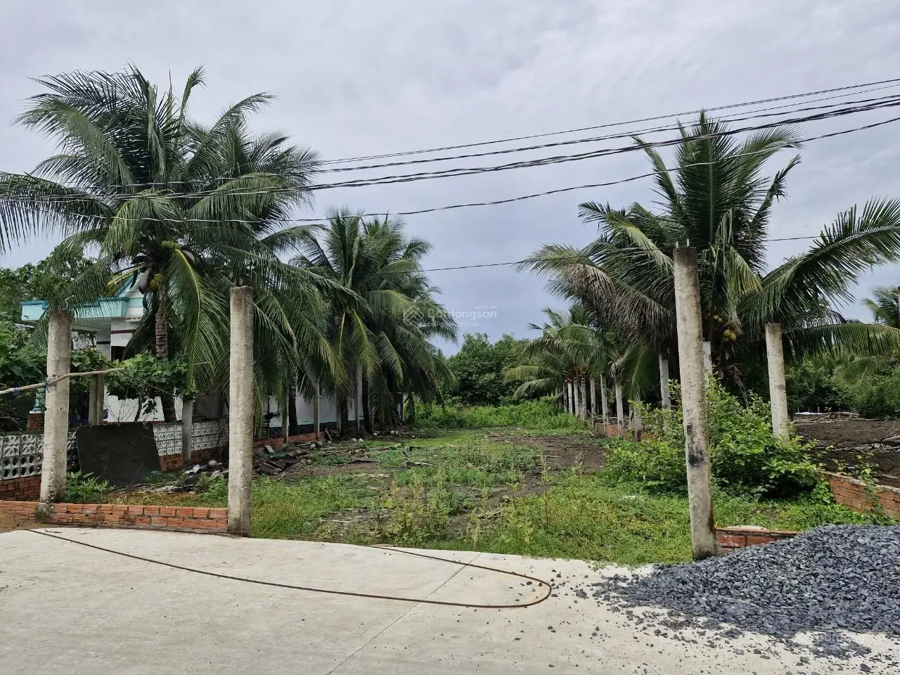 Chủ gửi bán nền đất thổ cư 549m2, đường xe hơi tới đất khu đông dân, giá rẻ, SHR