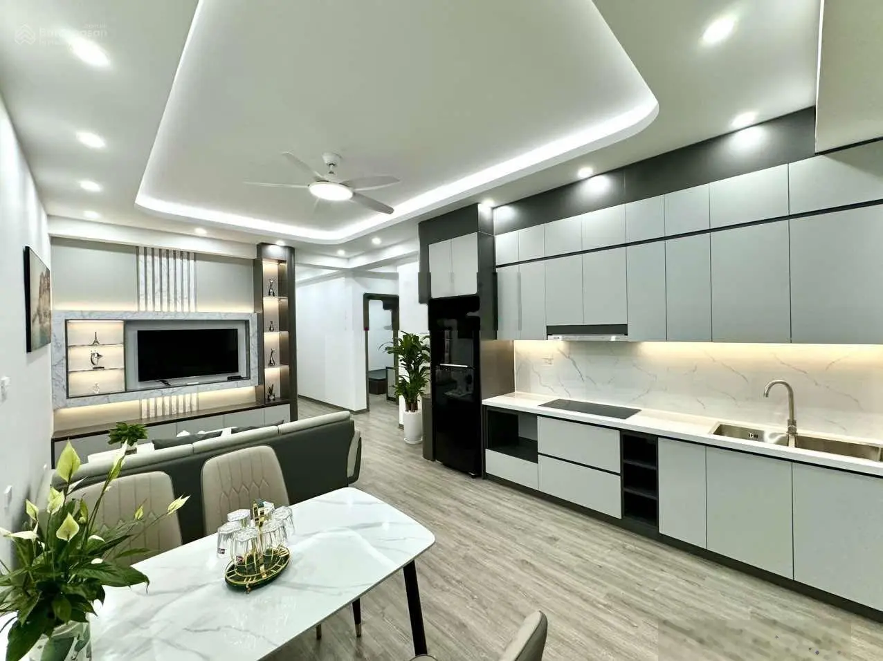 Chính chủ cần bán căn góc 3 phòng ngủ đẹp long lanh giá vô cùng tốt tại HH1 Linh Đàm LH 0965 289 ***