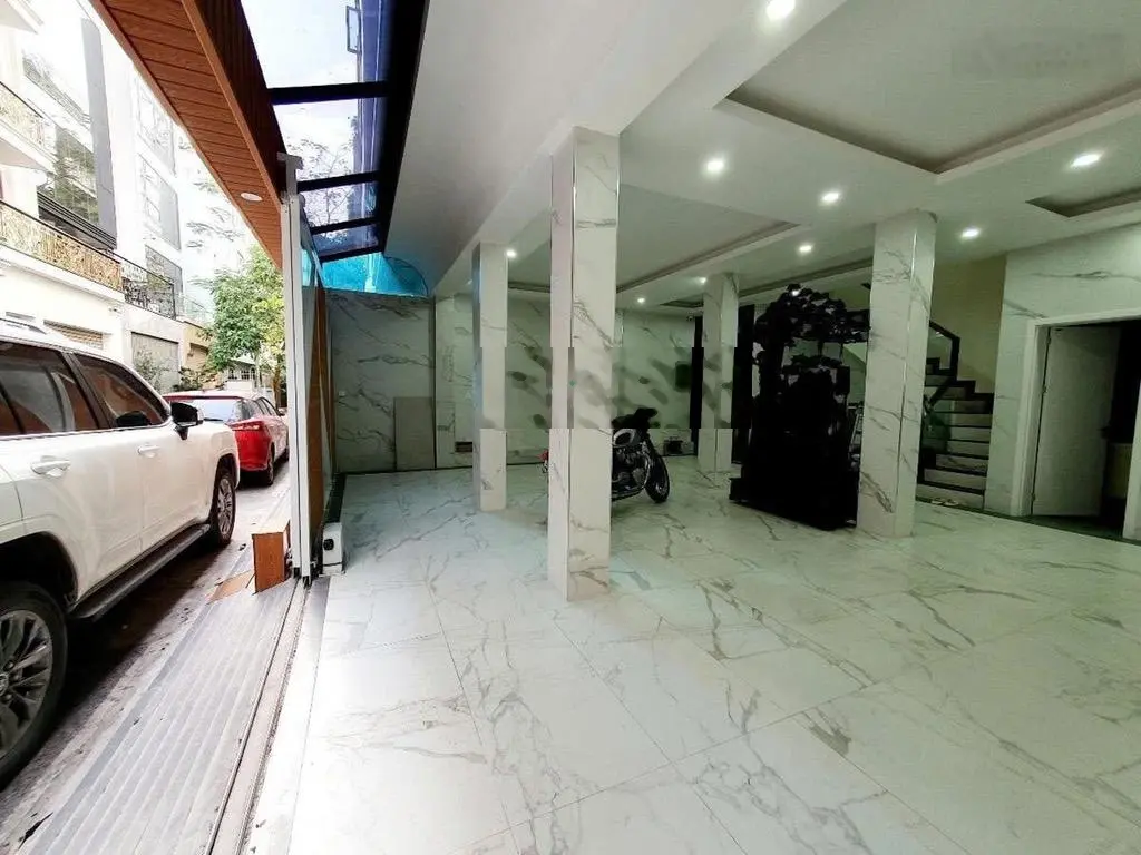 Bán nhà liền kề Xuân La 80m2 MT 8.3m chỉ 33.9 tỷ. Khu vực đẳng cấp - thời thượng - hiếm có